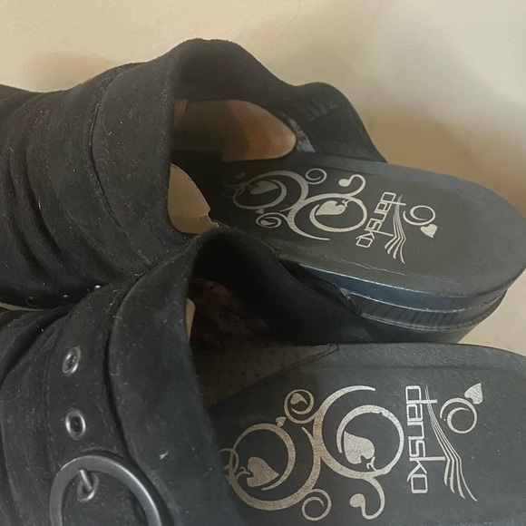 Dansko black suede clogs sz 7.5 - Picture 4 of 9